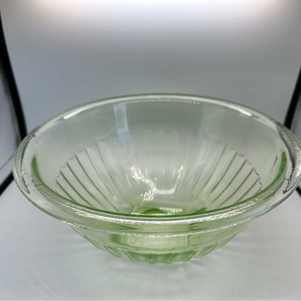 Vintage Hazel‎ Atlas Ribbed Mixing Bowl Uranium Glass 8.5" Green Vaseline